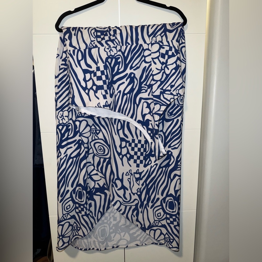 Blue and White Abstract Pattern Dress